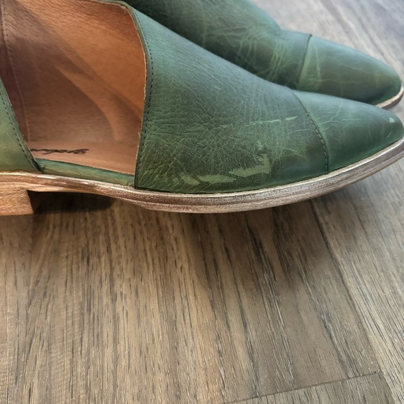 Free People Size 35.5 US 5.5 Royale Flats in Holly Green - Picture 6 of 9